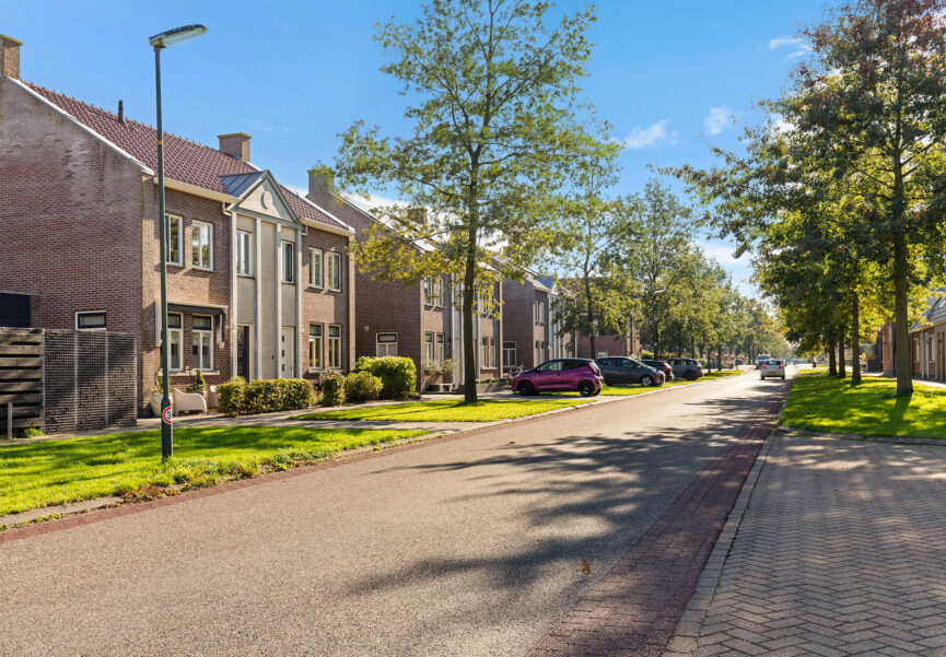 Tussenwoning te koop: Oer de Feart 54, Joure