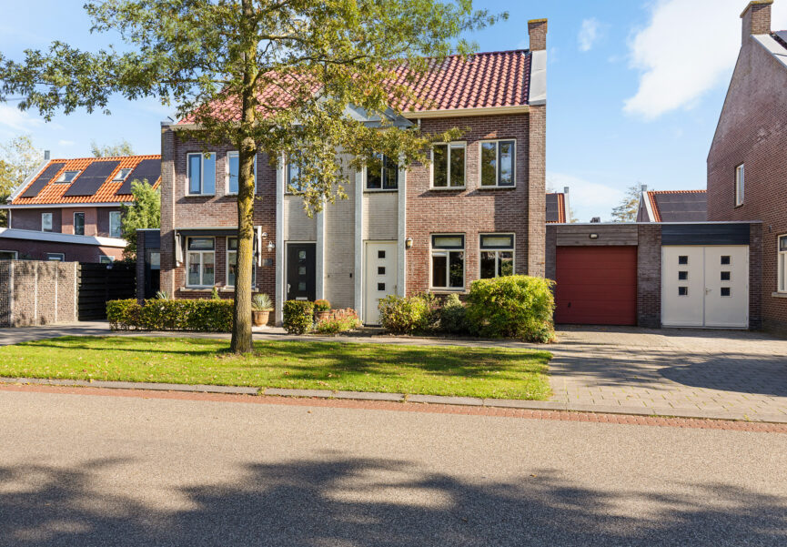 Tussenwoning te koop: Oer de Feart 54, Joure