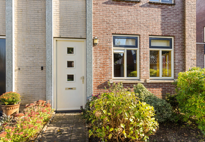 Tussenwoning te koop: Oer de Feart 54, Joure